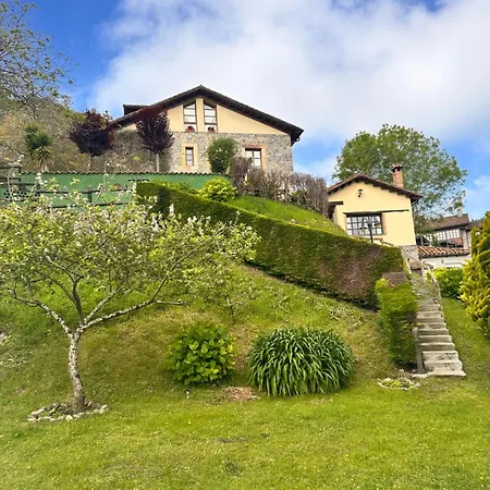 La Casita De La Nozal De La Pena Villaviciosa (Asturias)